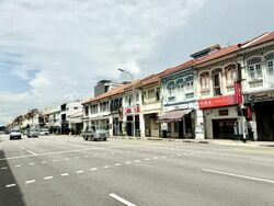 Sims Avenue (D14), Shop House #593655371